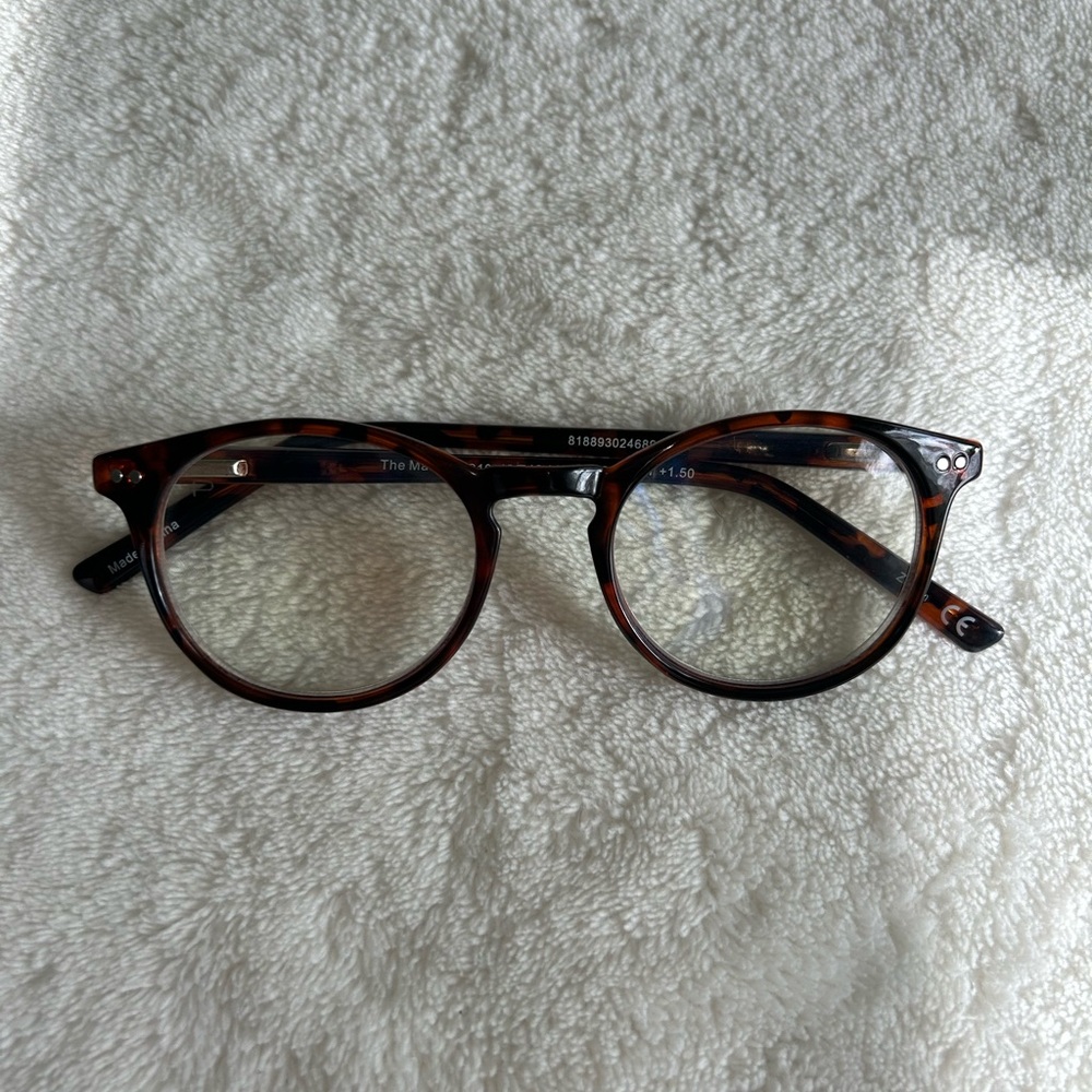 Prive Revaux Tortoise Shell Round Glasses 1.5
New in case